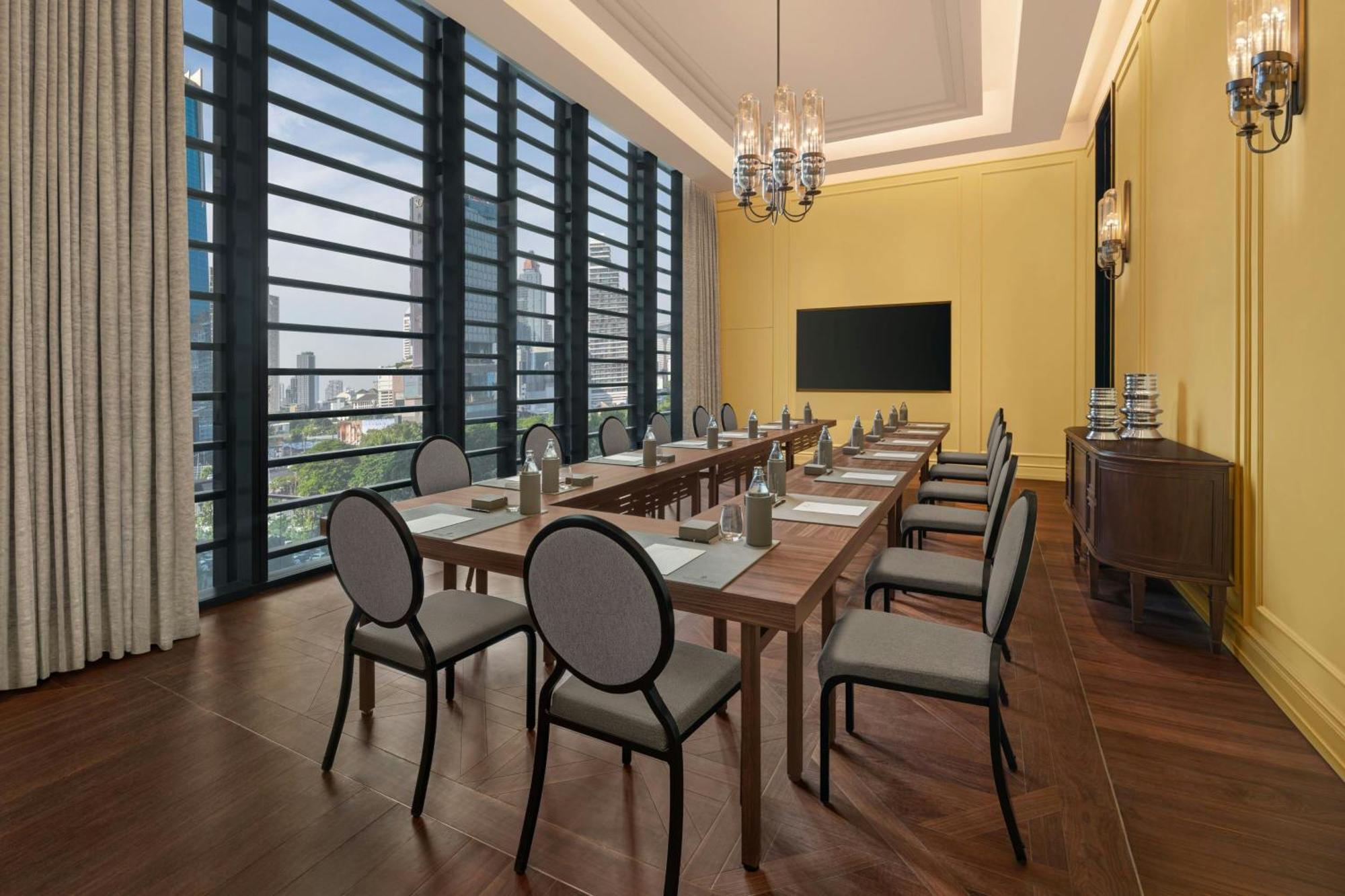 The Ritz-Carlton, Bangkok Hotel Exterior photo