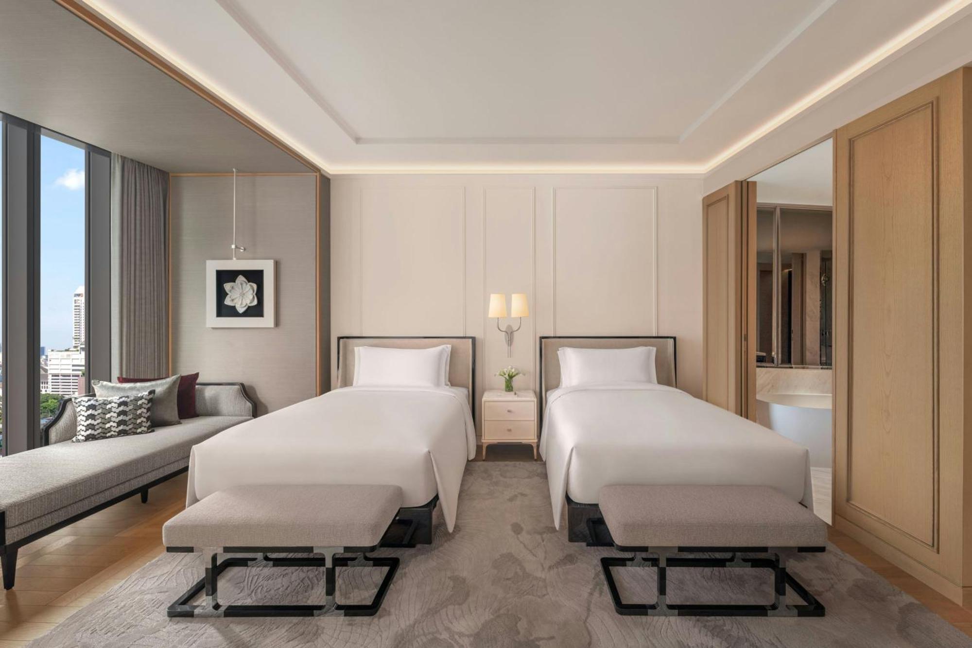 The Ritz-Carlton, Bangkok Hotel Exterior photo