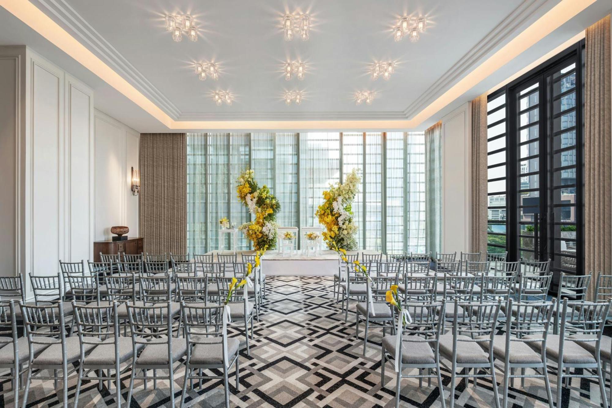 The Ritz-Carlton, Bangkok Hotel Exterior photo